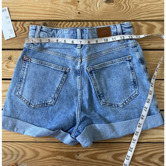 NWT BDG  Denim Shorts Size 25 Women’s Blue Roll Cuff MSRP $59 - Picture 10 of 10
